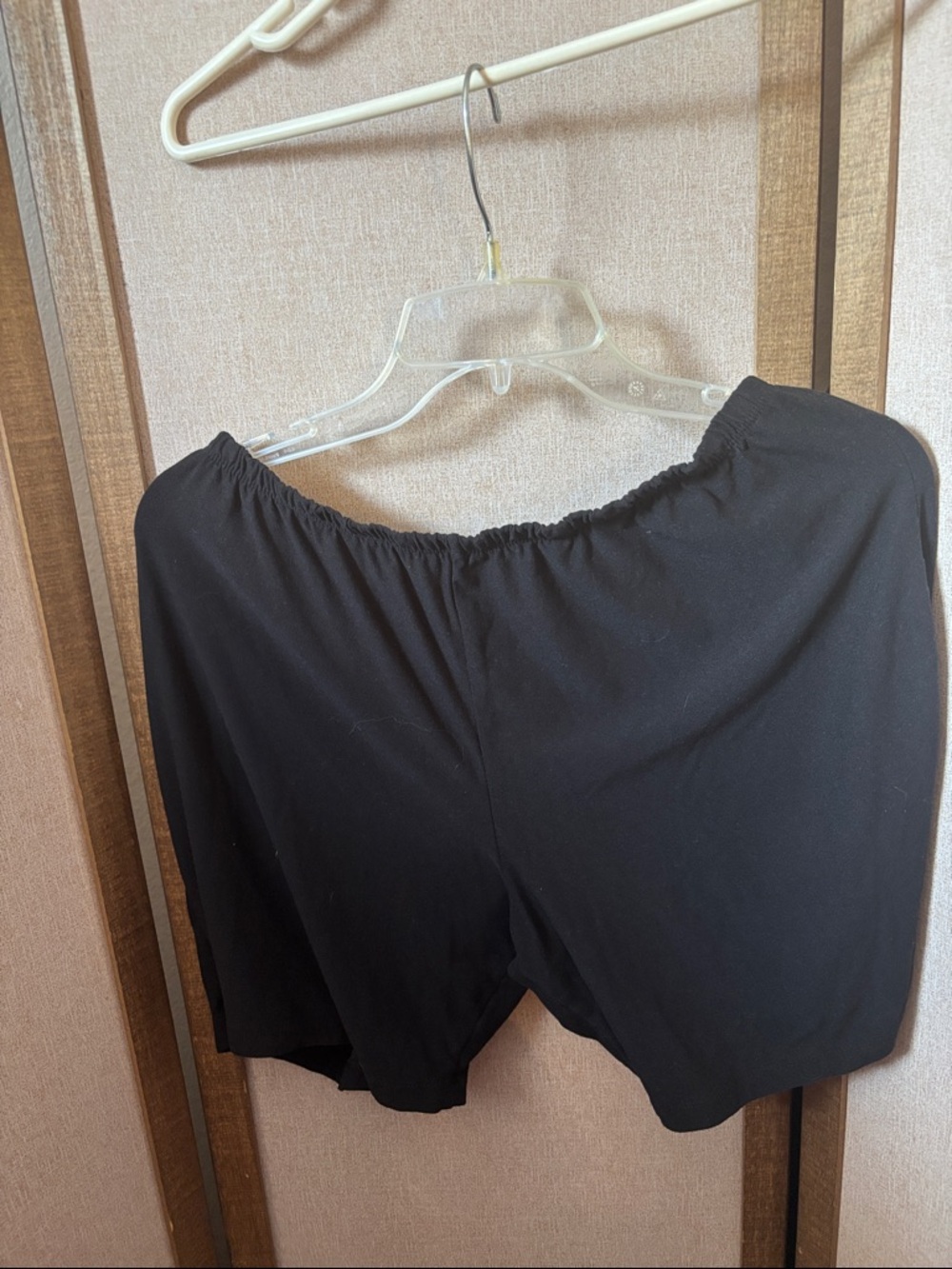 Womenâs Just Be Black Elastic-Waist Shorts 2X